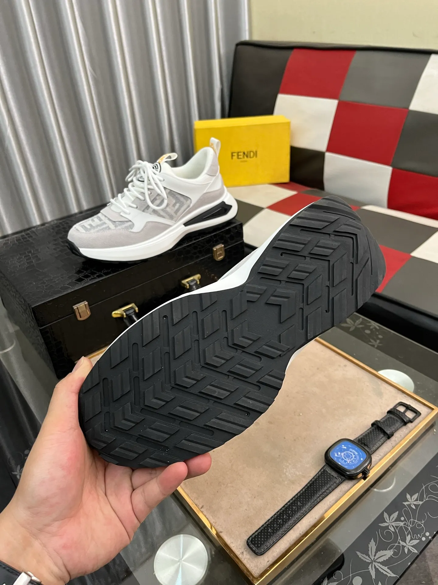 Men's shoes 💰458⌚️⌚️FENDI "FENDI" Regular size: 38-44 (casual shoes) Product materials: Selected cowhide upper, soft sheepskin lining; original outsole. 6️⃣colors available
